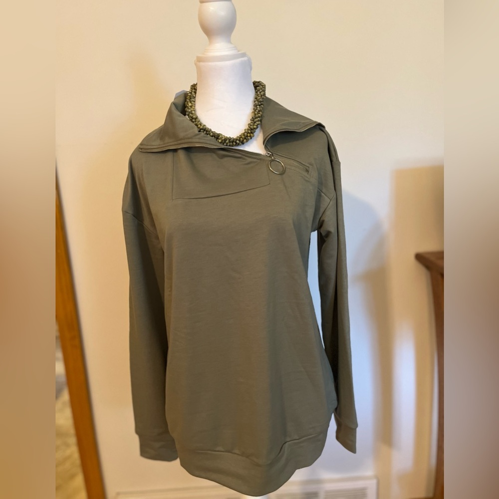 NWT 🔥 PRICE DROP 🔥olive green L LS top